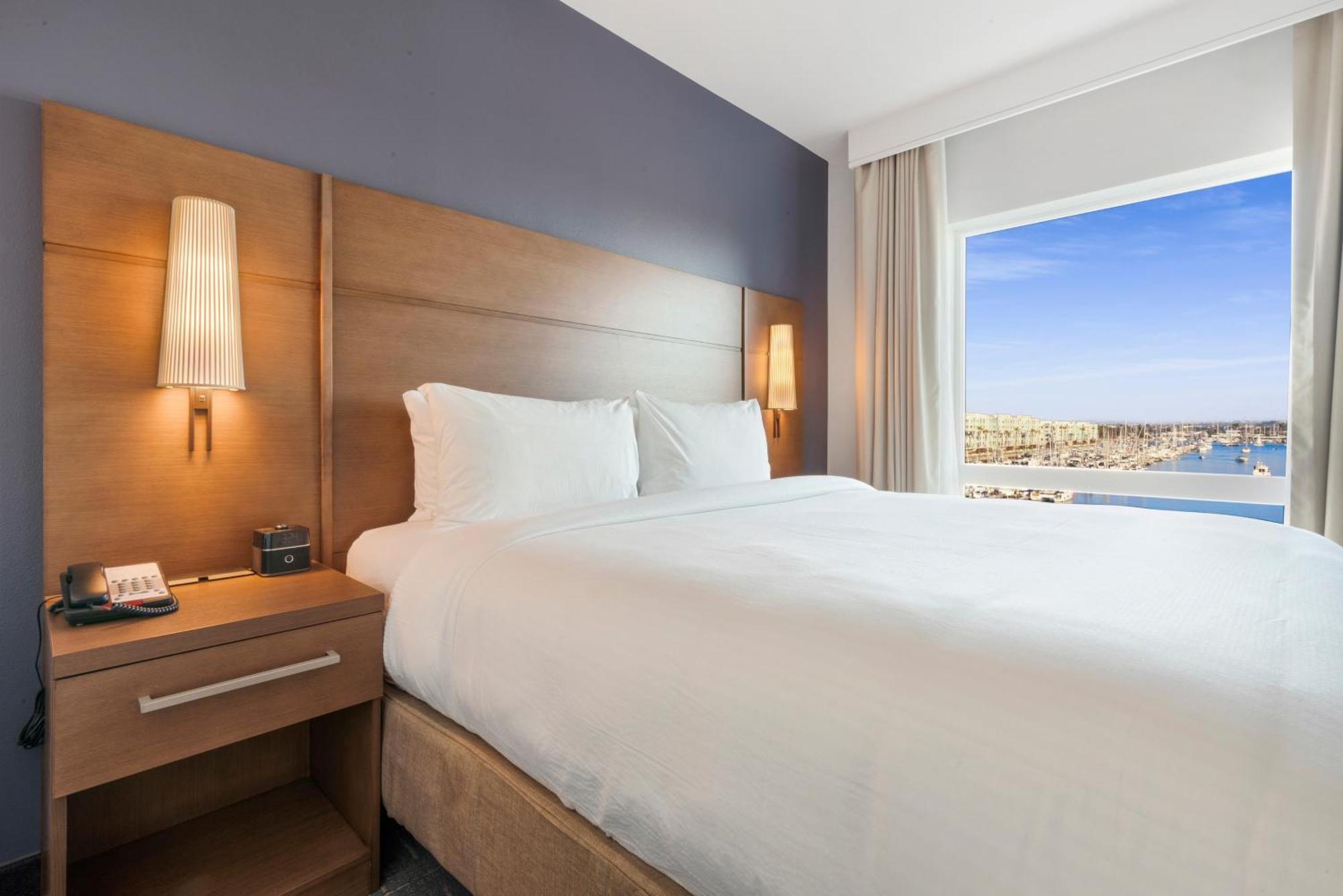 Courtyard By Marriott Marina Del Rey — Photos 2